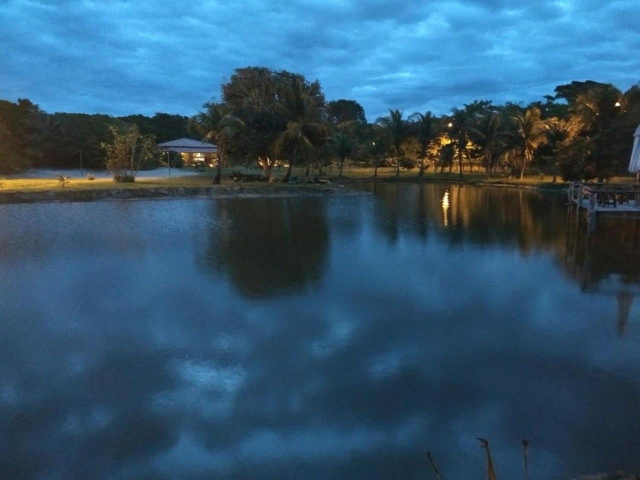Residencial Lagoa Da Praia Alcobaça Exterior foto